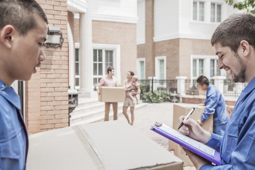 Moving truck service in Borough for local home and flat removals